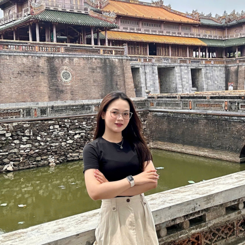 MS Lê Thị Cẩm LyGiáo viên parttime sách ơi mở ra